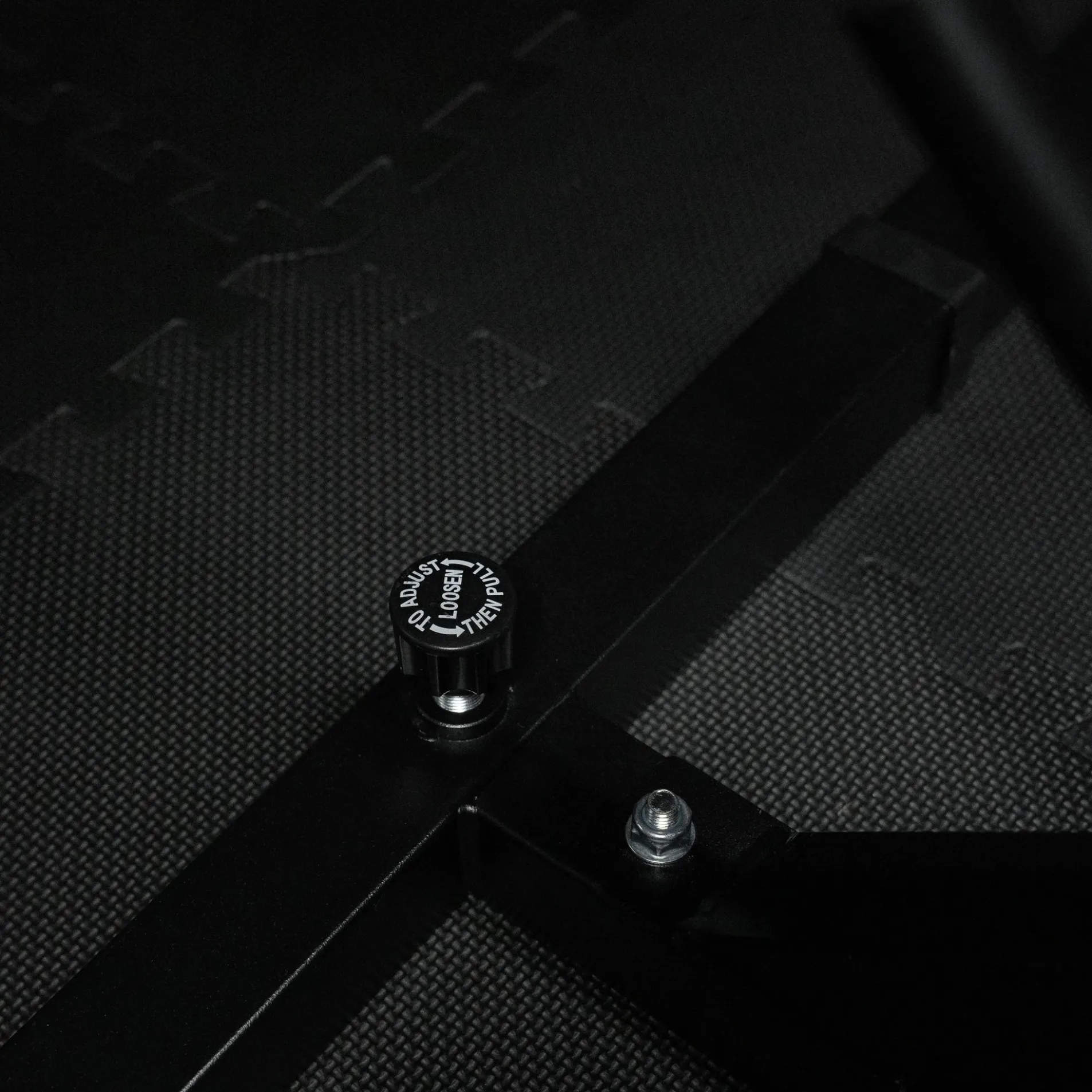 Squat Rack verstellbar in Höhe und Breite inkl, Hantelscheibenablage